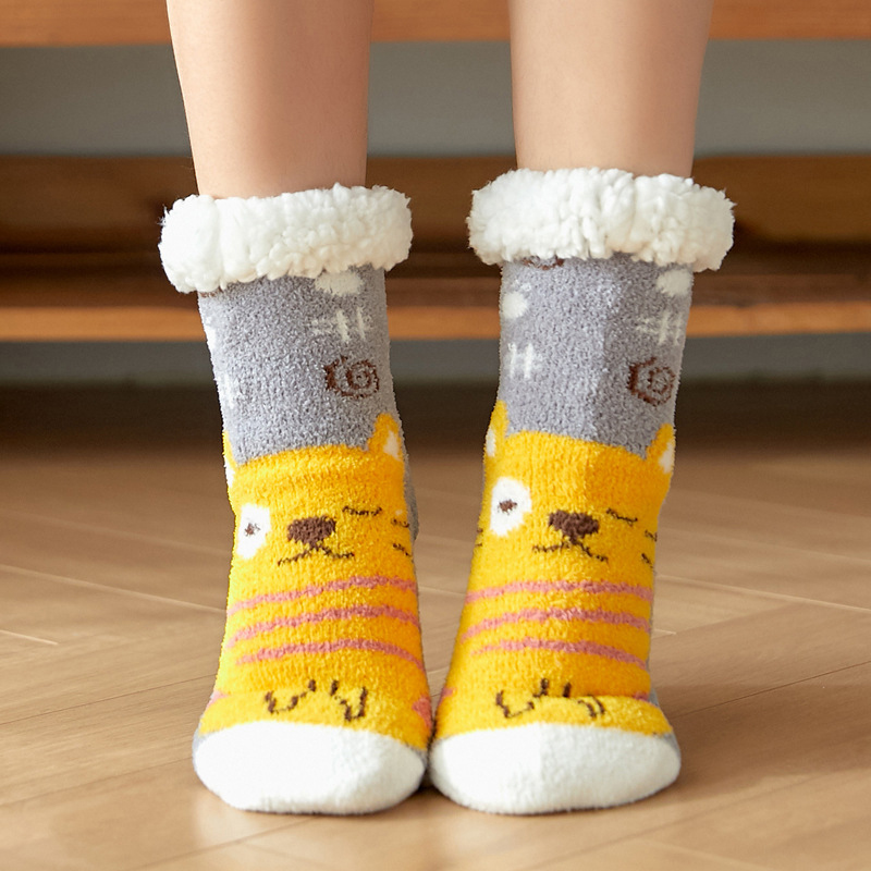 Autumn And Winter Leisure Cartoon Foot Warming Sock display picture 7