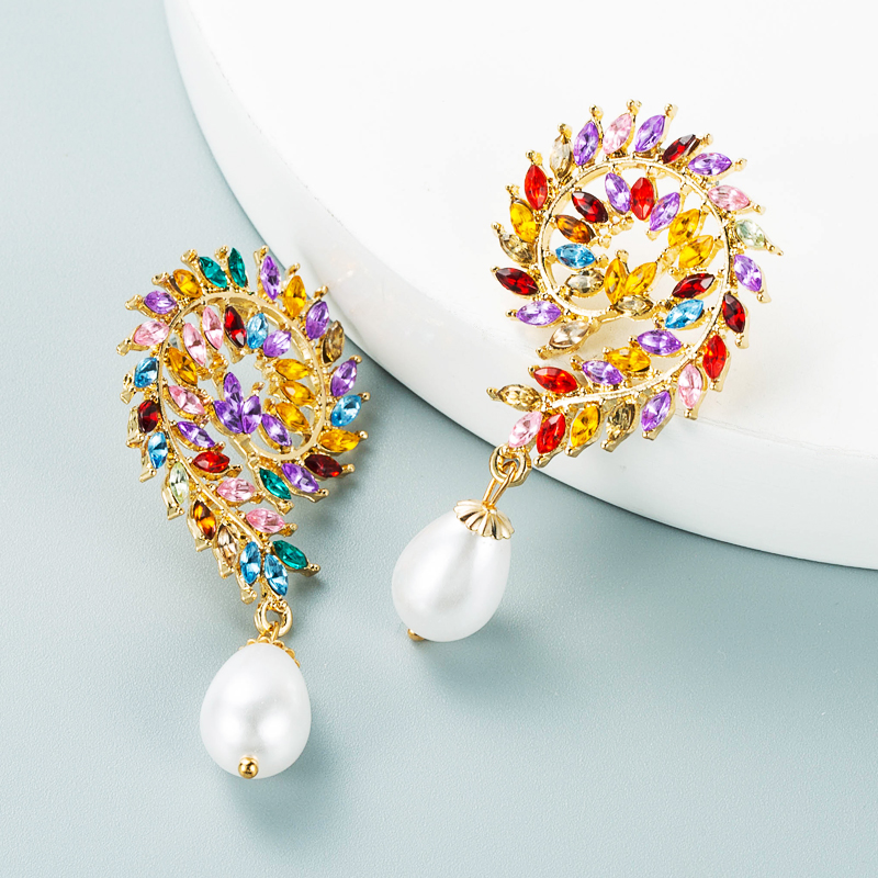 Boucles D&#39;oreilles En Perles D&#39;imitation Strass Couleur Diamant En Alliage Baroque À La Mode display picture 6