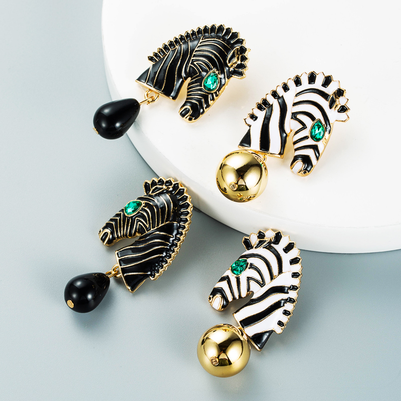 Personality Creative Animal Zebra Striped Horse Head Earrings display picture 2