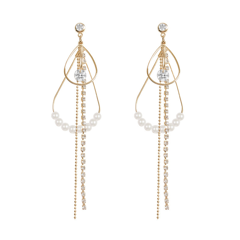 Pearl Geometric Metal Earrings Diamond Chain Long Tassel Earrings Fashion Earrings display picture 5