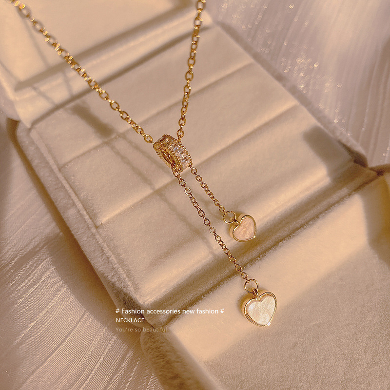 Zircon Circle White Shell Necklace Square Love Clavicle Chain Korean Necklace Titanium Steel Necklace display picture 3
