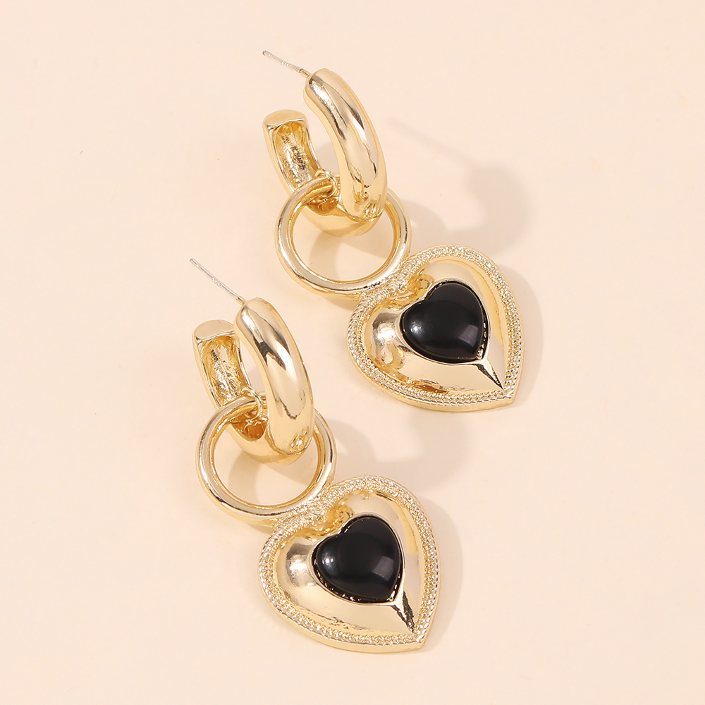 Baroque Style Elegant Heart Pendant Earrings display picture 5