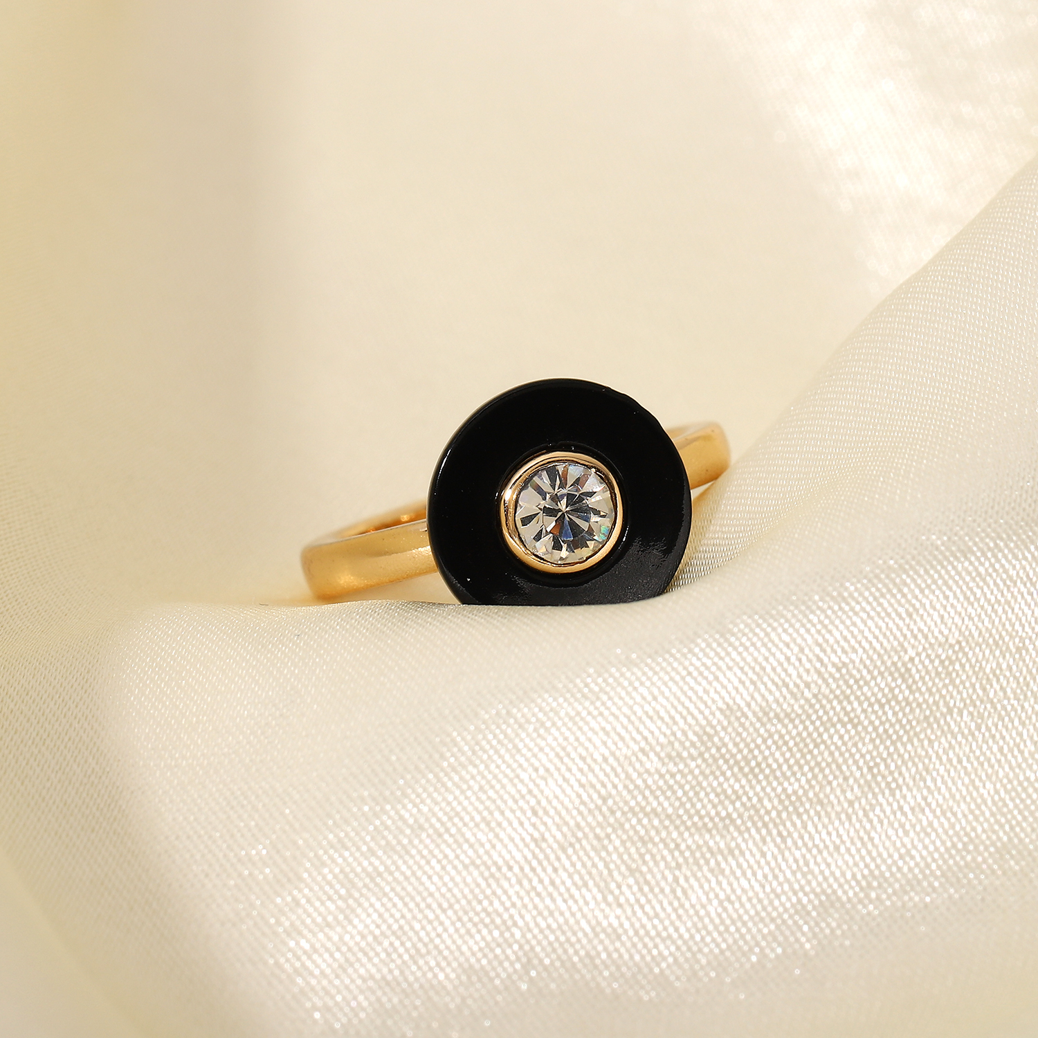 Punk Black Enamel Round Diamond Gold Ring Wholesale display picture 1