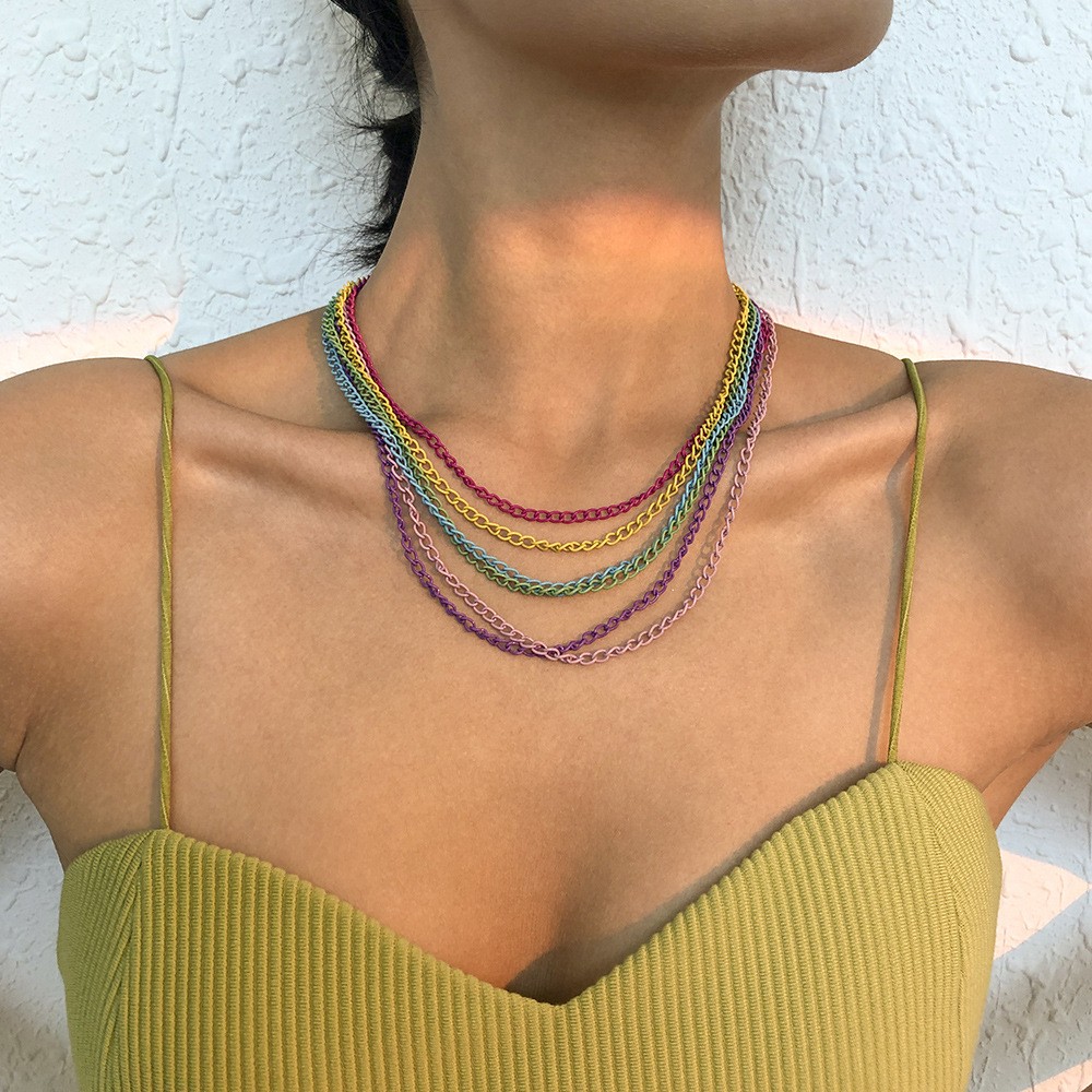 Einfache Übertriebene Geometrische Farbkette Mehrschichtige Halskette display picture 3