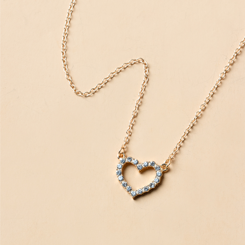 Simple Diamond Peach Heart Necklace display picture 2