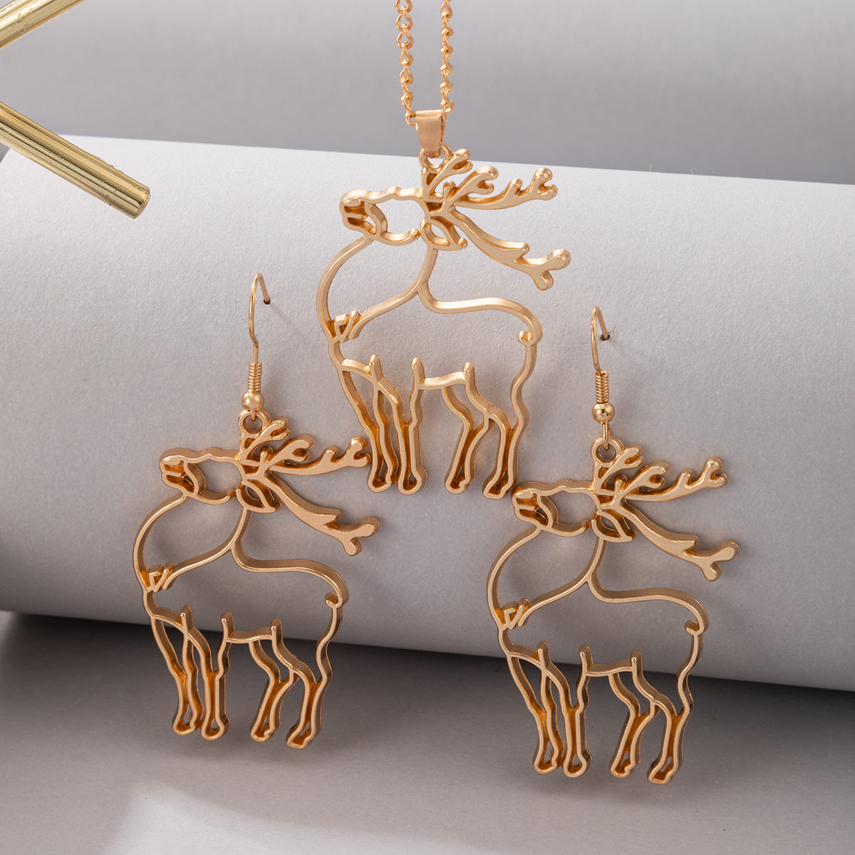 New Jewelry Christmas Golden Giraffe Necklace Earrings Set display picture 2