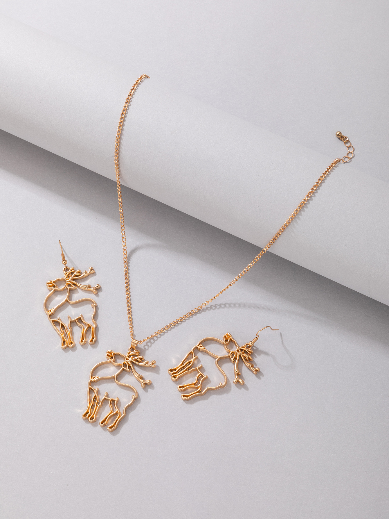New Jewelry Christmas Golden Giraffe Necklace Earrings Set display picture 4