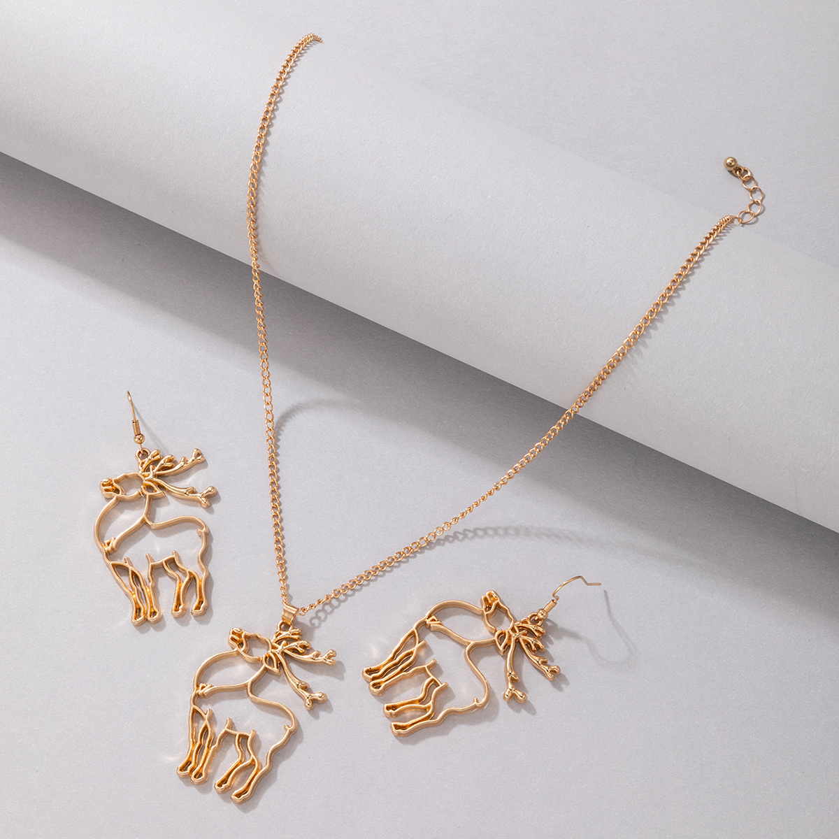 New Jewelry Christmas Golden Giraffe Necklace Earrings Set display picture 7