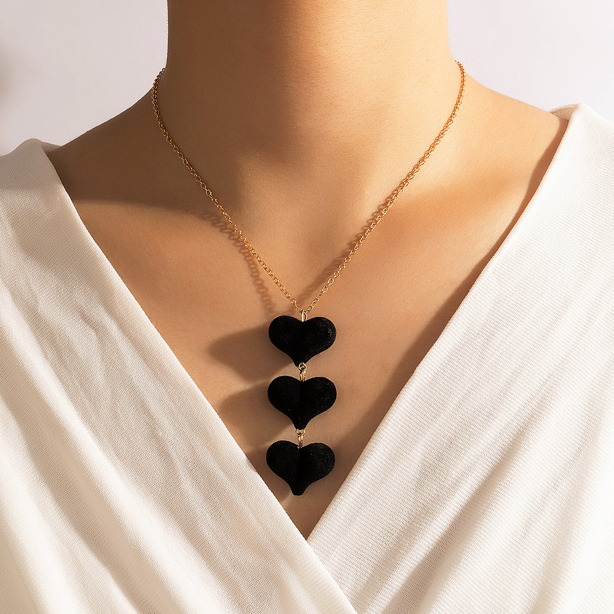 European And American Personality Exaggerated Spades Heart Velvet Pendent Necklace display picture 2