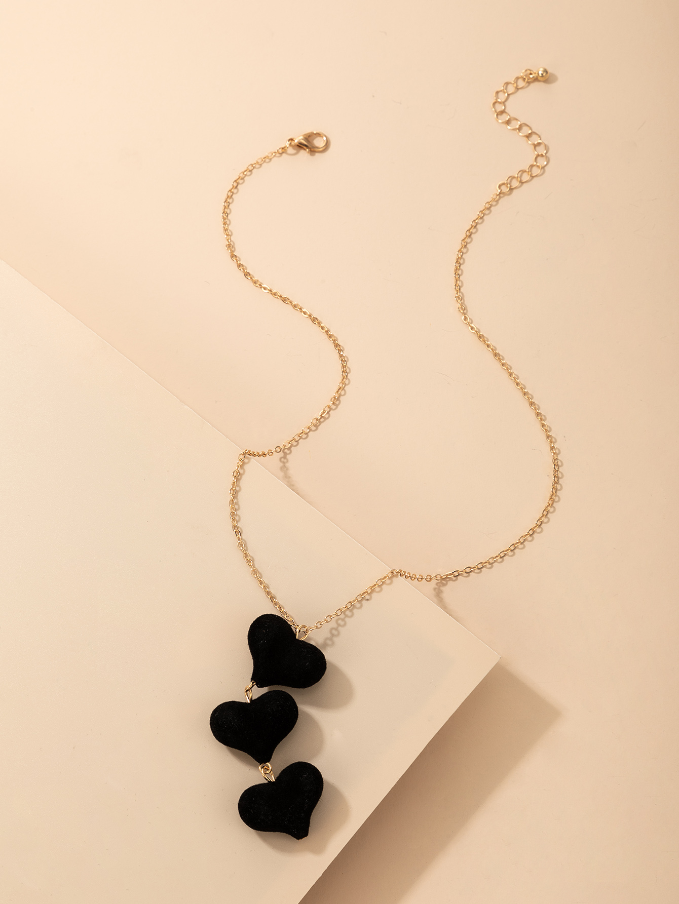 European And American Personality Exaggerated Spades Heart Velvet Pendent Necklace display picture 8