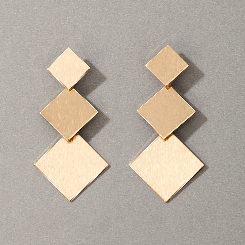 European And American Simple Exaggerated Geometric Alloy Earrings display picture 6