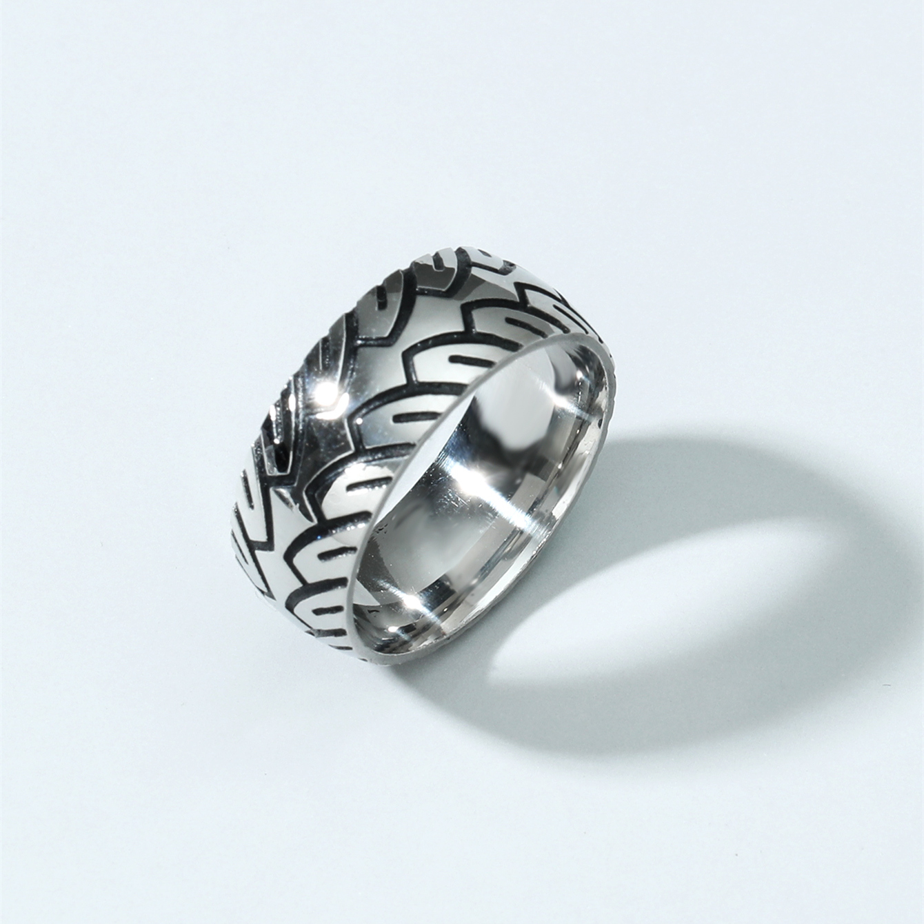 Fashion Men's Titanium Steel Geometric Carved Ring display picture 3