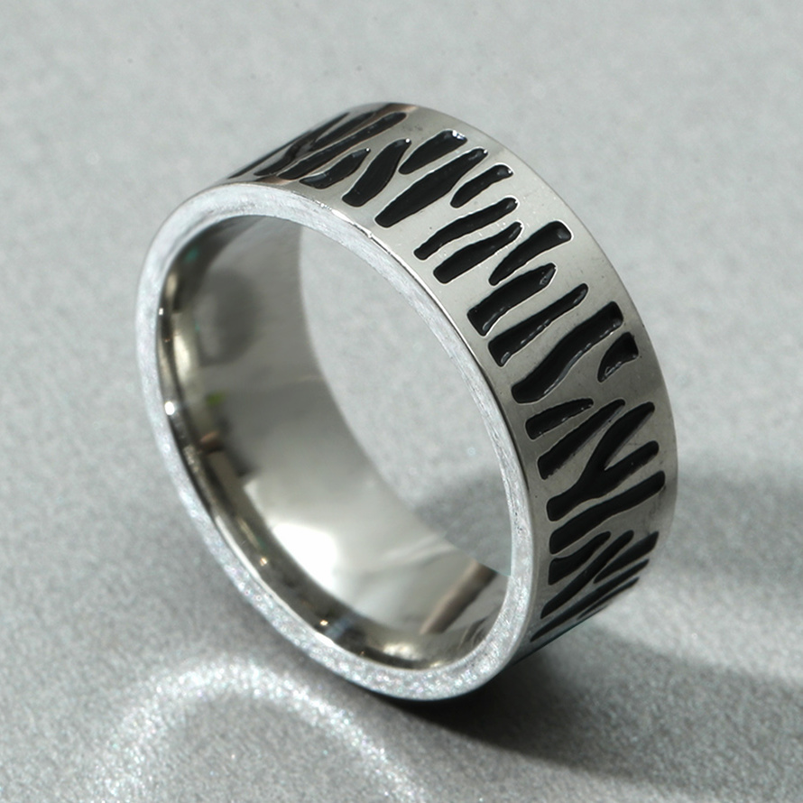 Men's Titanium Steel Geometric Hollow Carved Ring display picture 2