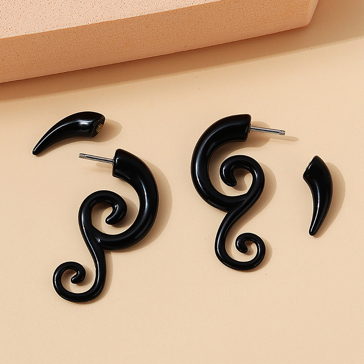 European And American Creative Fashion Exaggerated Earrings Wholesale display picture 1