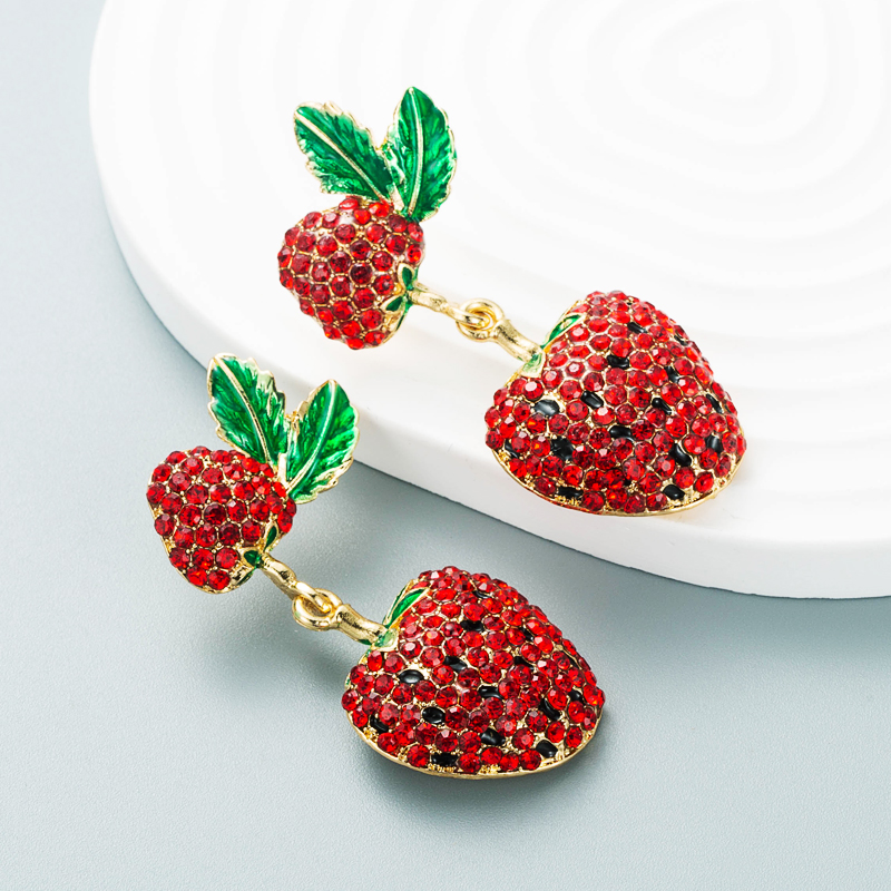 European And American Exaggerated Alloy Inlaid Glass Diamond Strawberry Earrings Wholesale display picture 5