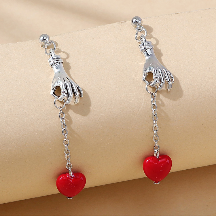 European And American Creative Exaggerated Heart Earrings Wholesale display picture 1
