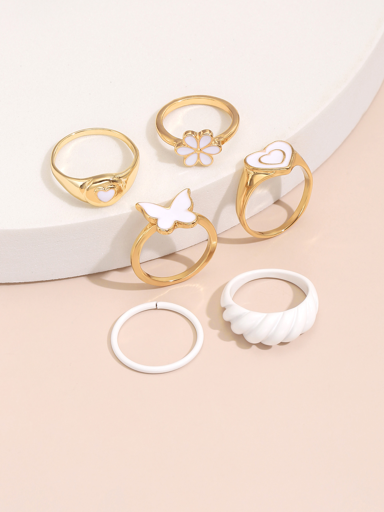 Fashion  Female Personality Simple New Love Butterfly Flower 6-piece Ring Set display picture 2