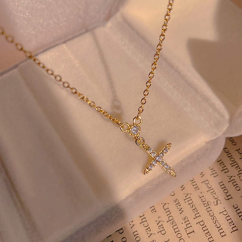 Titanstahl Diamant Schlüsselbeinkette Koreanische Nische Einfache Kreuzkette Weiblich display picture 1