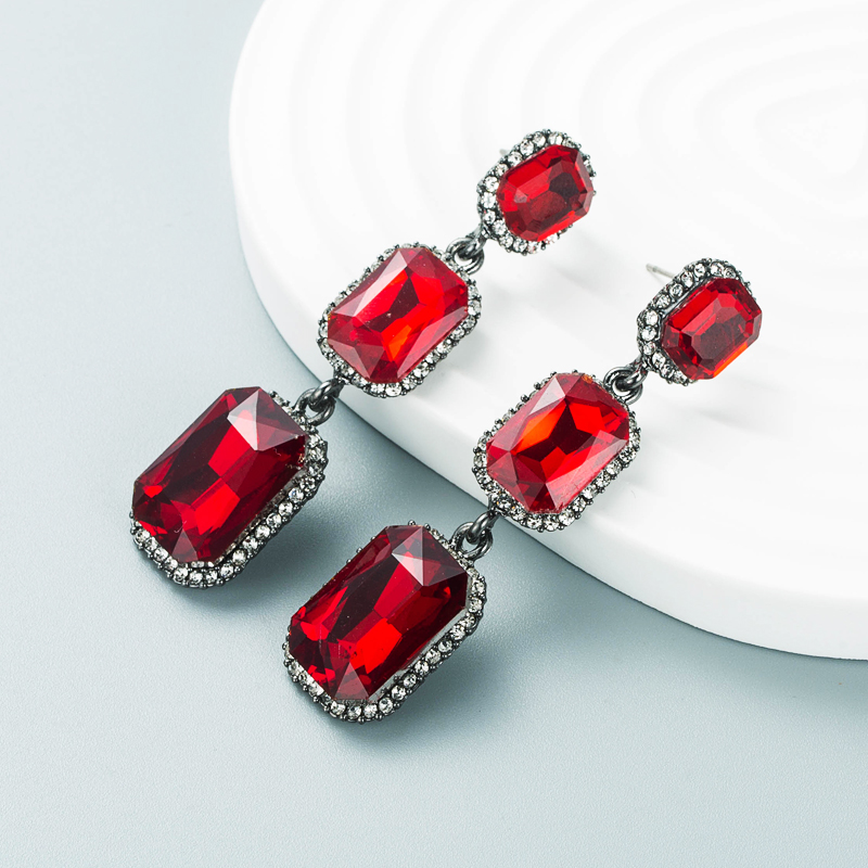 Creative Ruby European And American Retro Palace Style Alloy Diamond Earrings display picture 3