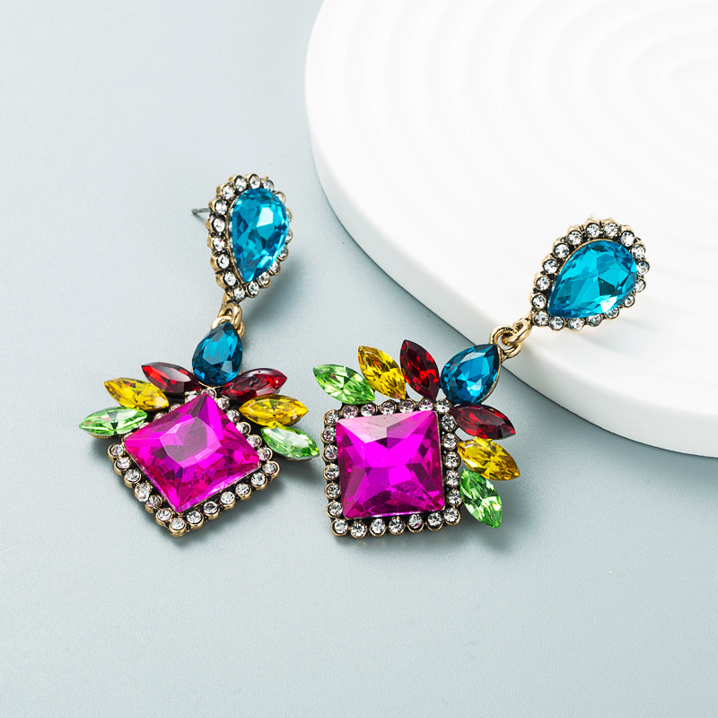 Exaggerated Multi-layer Drop-shaped Square Diamond-studded Acrylic Full-diamond Earrings display picture 4