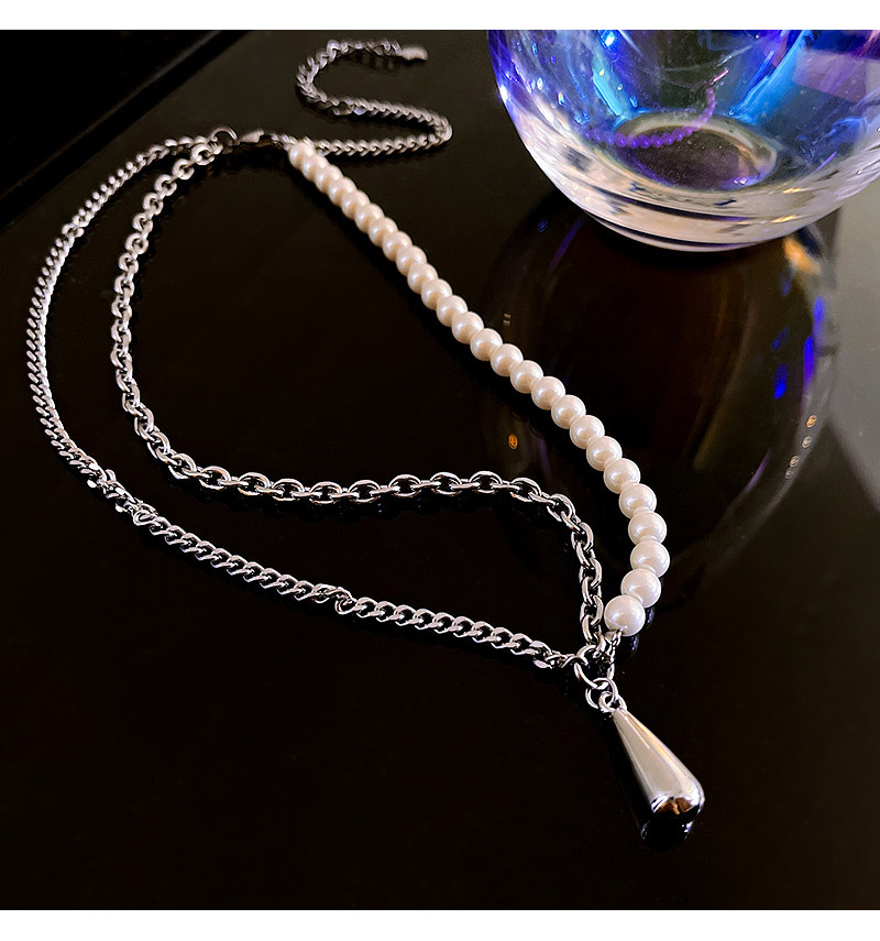 Korean Asymmetrical Design Sense Pearl Titanium Steel Drop-shaped Clavicle Chain display picture 5