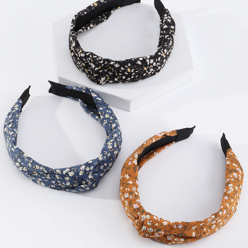 Korean Style Ins Women's Spring And Summer Simple Fashion Fabric Hair Band display picture 2