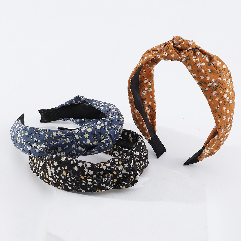 Korean Style Ins Women's Spring And Summer Simple Fashion Fabric Hair Band display picture 3