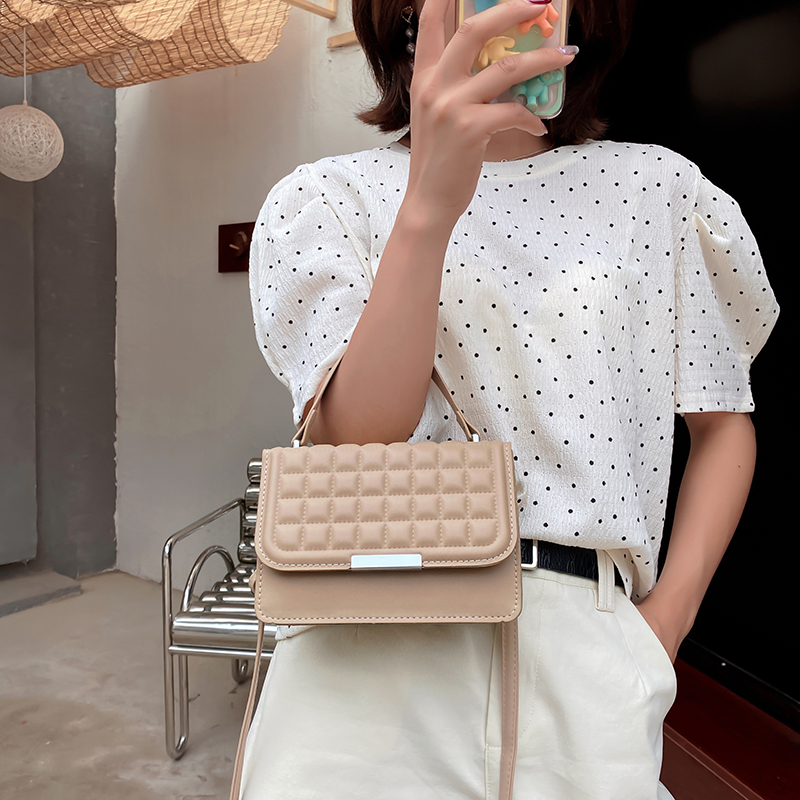 New Women's Classic Minimalist Flap Plaid Handbag Shoulder Bag display picture 10