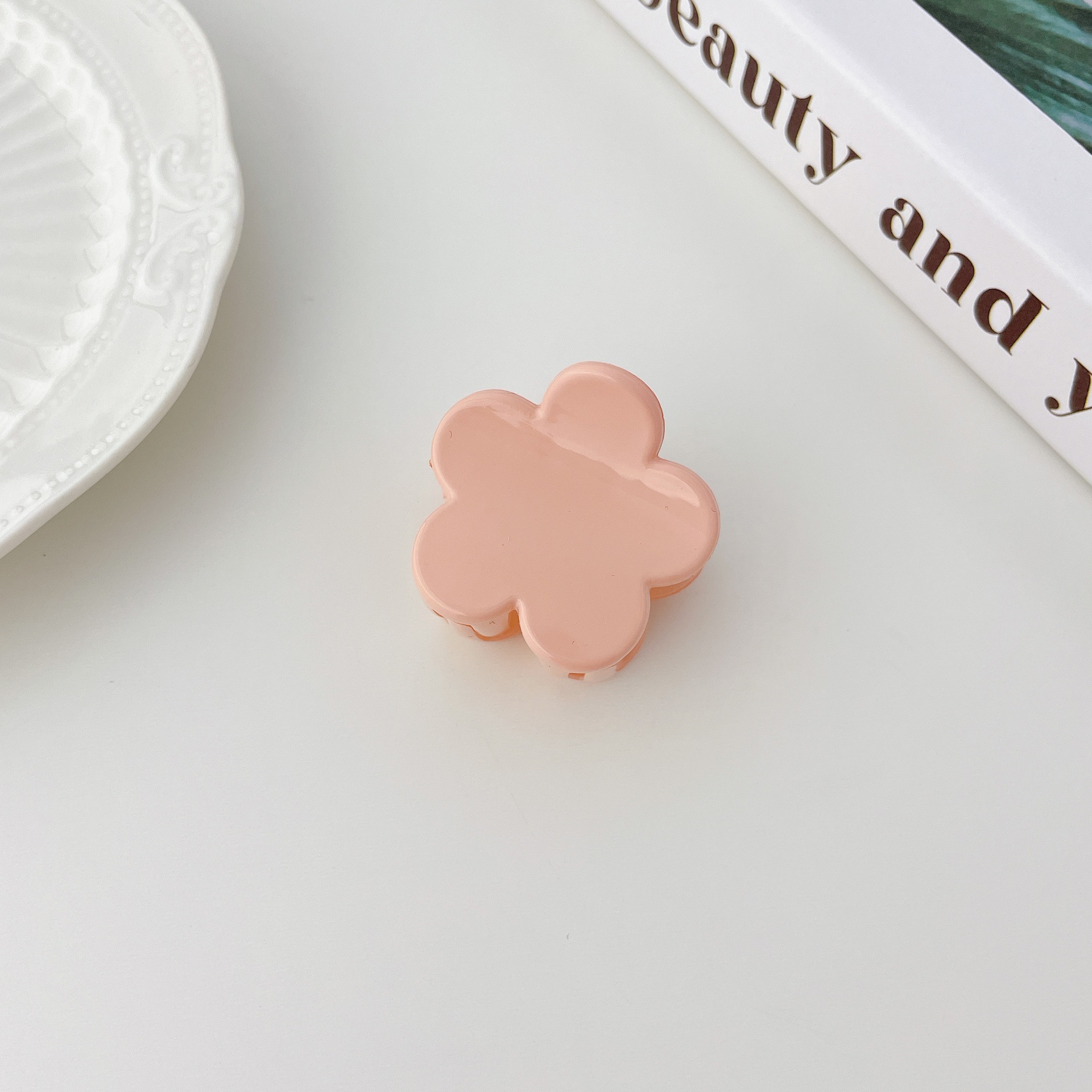 Korean Style New Solid Color Cute Flower Shape Hairpin Hair Accessories Party Travel Catch Clip display picture 6