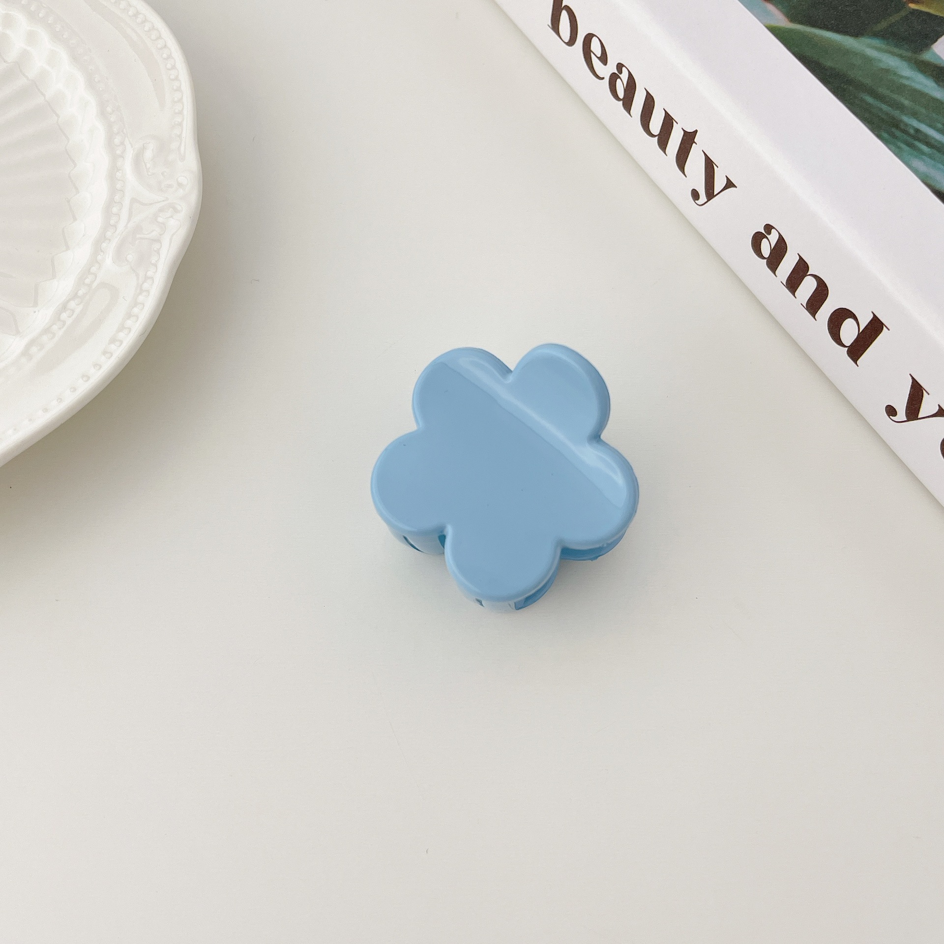 Korean Style New Solid Color Cute Flower Shape Hairpin Hair Accessories Party Travel Catch Clip display picture 7