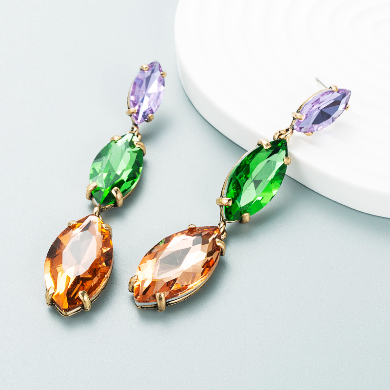 Mode Farbe Diamant Serie Legierung Diamant Mehrschichtige Weidenblatt Glas Diamant Ohrringe display picture 3