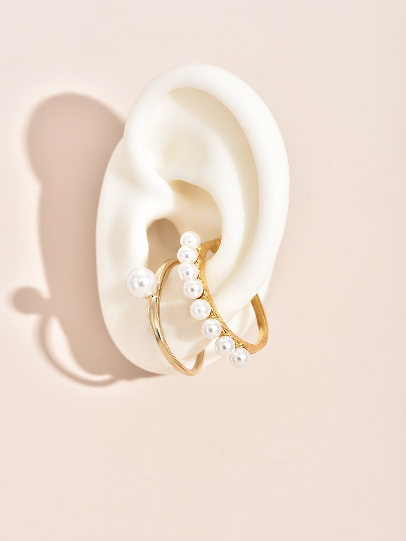 Korea Imitation Pearl Geometric Ear Clip Earrings display picture 3