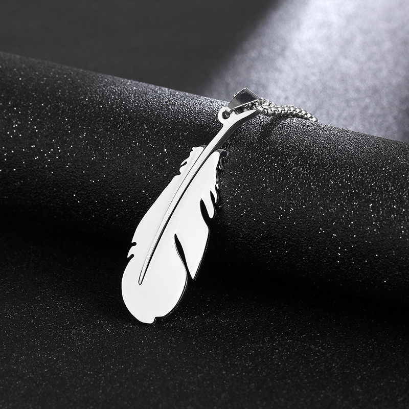 Men's Titanium Steel White Feather Pendent Necklace 60cm display picture 2