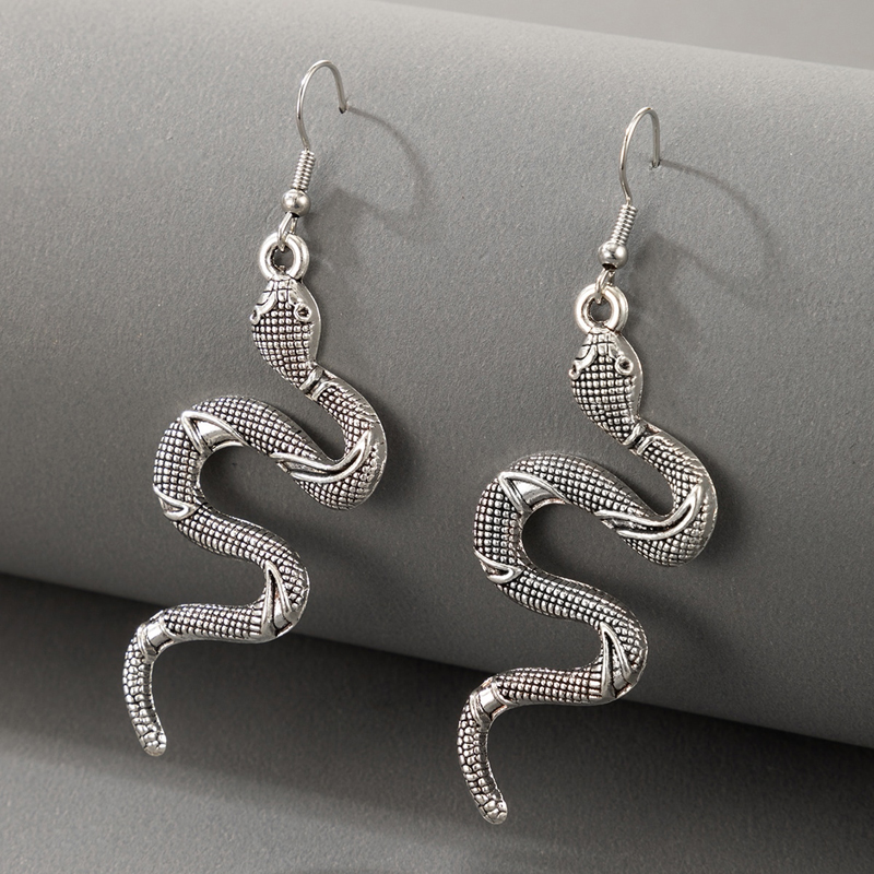 European And American Exaggerated Snake-shaped Earrings display picture 5