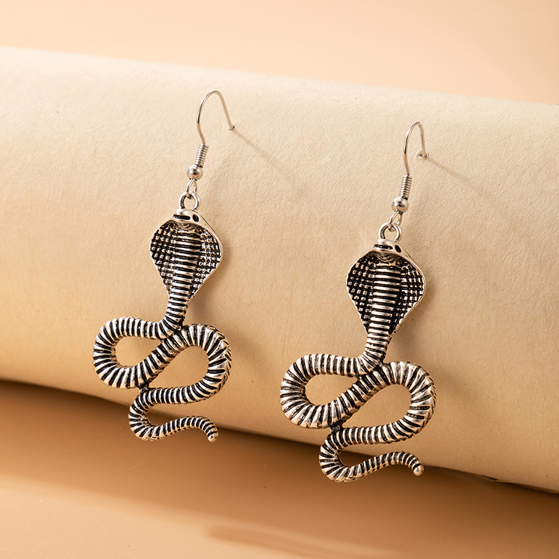 European And American Exaggerated Snake-shaped Earrings display picture 13
