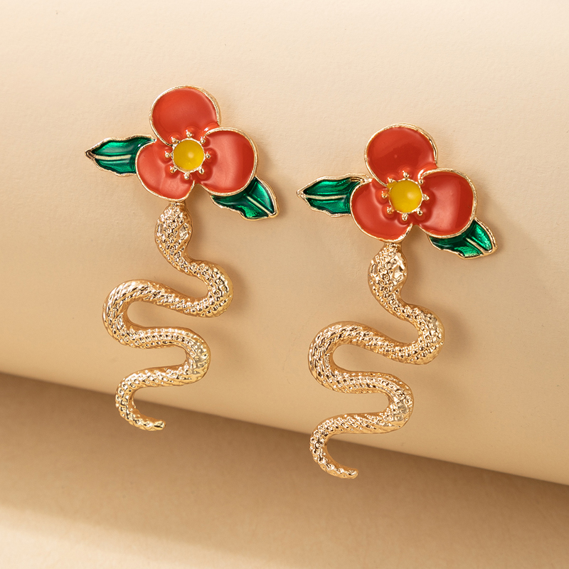 European And American Exaggerated Snake-shaped Earrings display picture 22