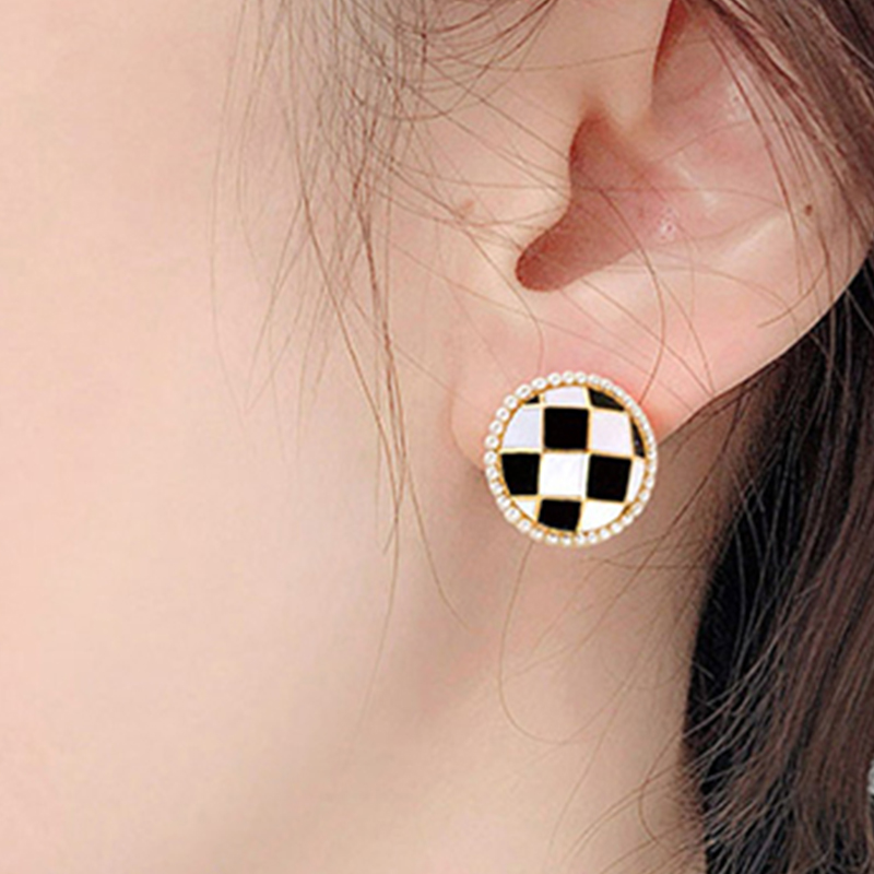 Fashion Trendy Autumn And Winter Temperament Plaid Earrings Wholesale display picture 4