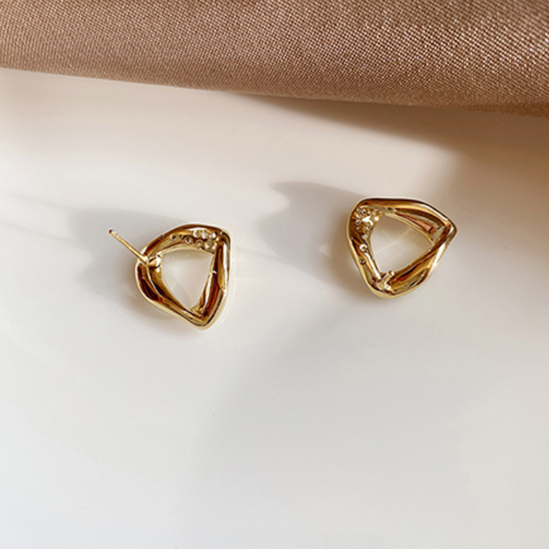 Retro Pearl Diamond Drop-shaped Temperament Design Earrings Wholesale display picture 3