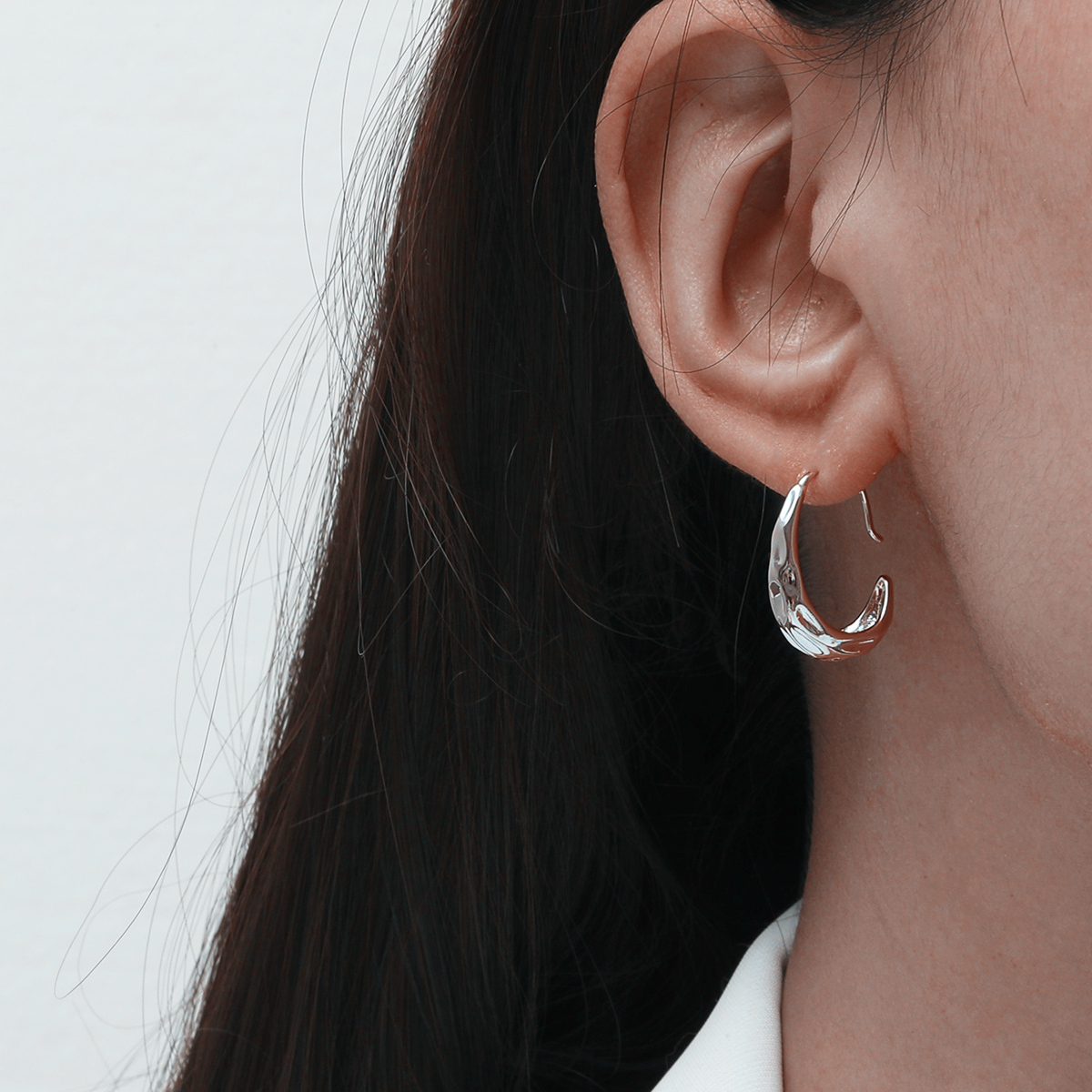 Women's Fashion C-shaped Bump Alloy Earrings display picture 2