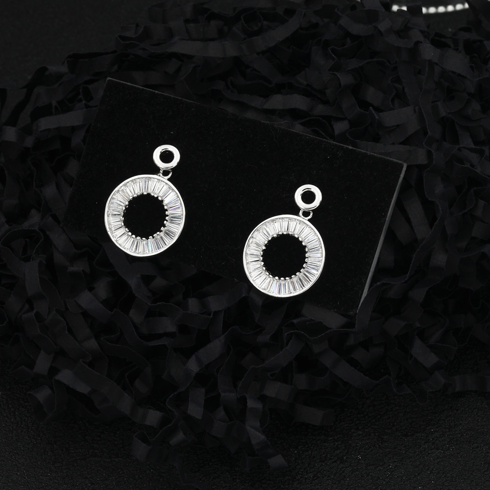 Boucles D&#39;oreilles Premium En Cuivre Zircon Incrusté Géométrique Creux À La Mode display picture 1