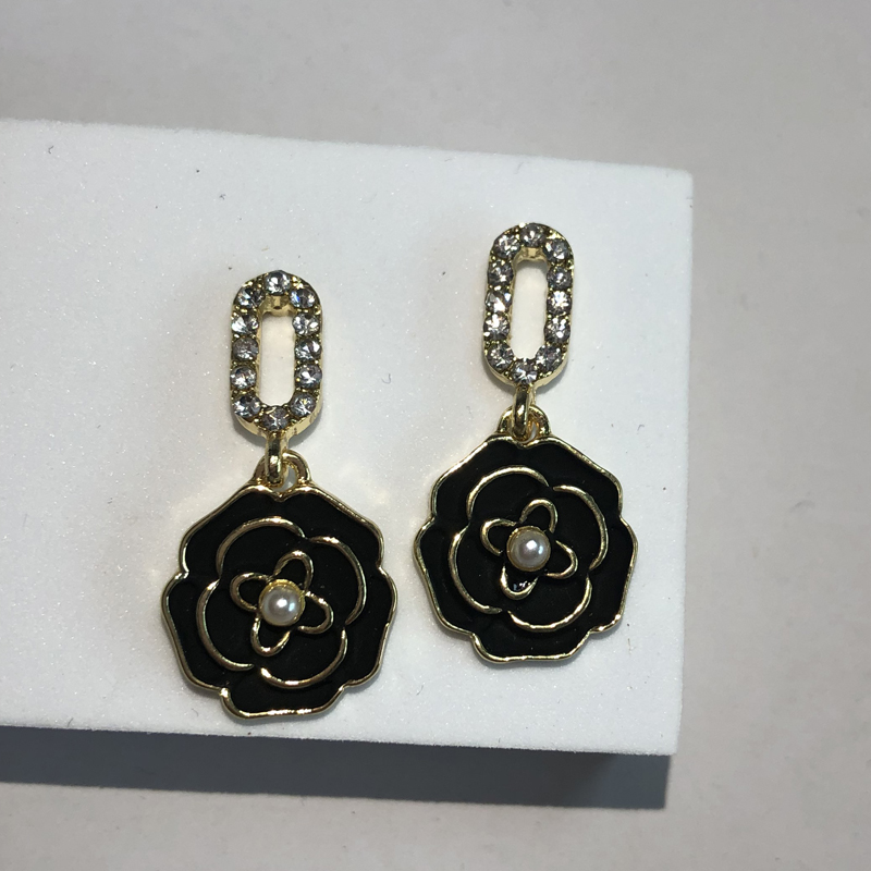Korean Diamond Pearl Drop Oil Camellia Niche Earring Women Wholesale display picture 5