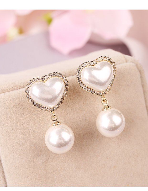 Korean Heart 2021 New Trendy Pearl Drop Earrings Women Wholesale display picture 3
