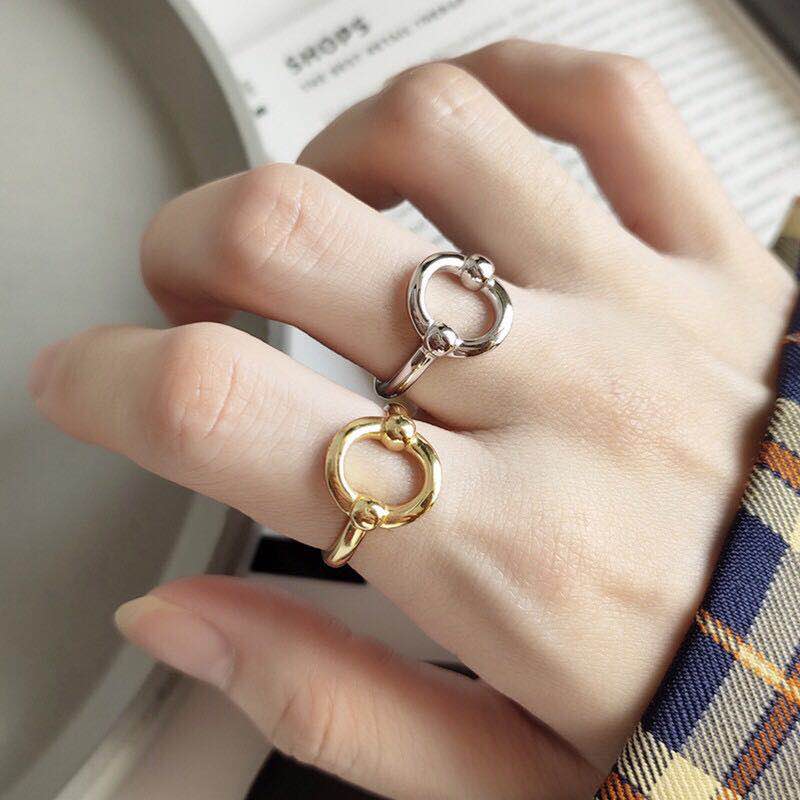 South Korea 18k Gold Plate Ring Geometric Hollow Oval Opening Ring Personality Trendy Ring display picture 1