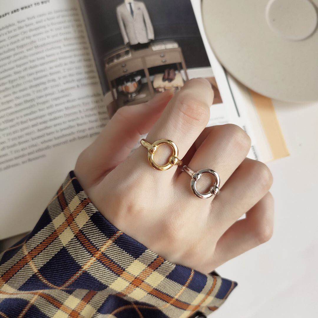 South Korea 18k Gold Plate Ring Geometric Hollow Oval Opening Ring Personality Trendy Ring display picture 2