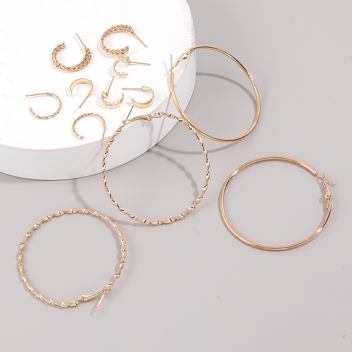 6 Pairs Of Golden Geometric Circles Earrings Set display picture 3