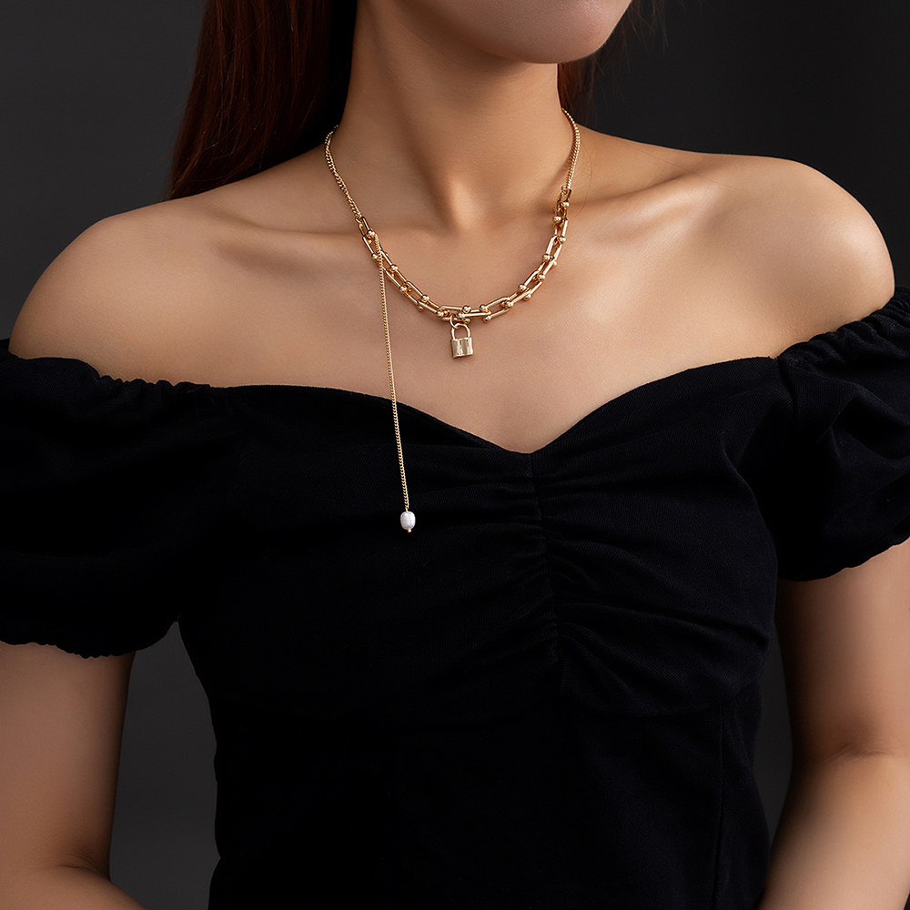 New Pearl Pendant Temperament Ladies Clavicle Chain display picture 2