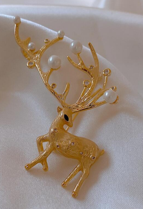 Korean Creative Pearl Rhinestone Deer Brooch Fashion Simple Pin Clothes Accessories display picture 1