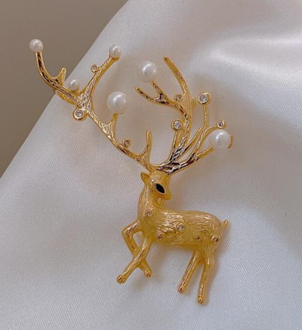 Korean Creative Pearl Rhinestone Deer Brooch Fashion Simple Pin Clothes Accessories display picture 3