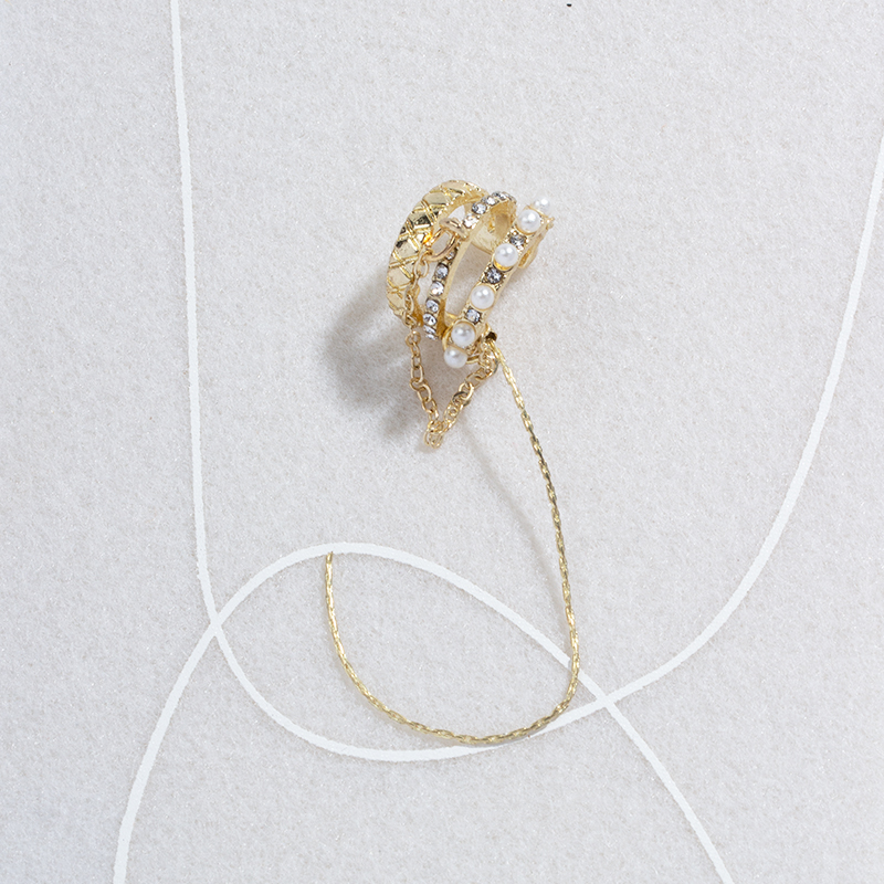 South Korean Diamond-studded Pearl Tassel Ear Bone Clips display picture 1