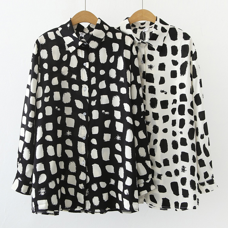 Simple New Trend European And American Retro Polka Dot Cow Print Shirt display picture 1